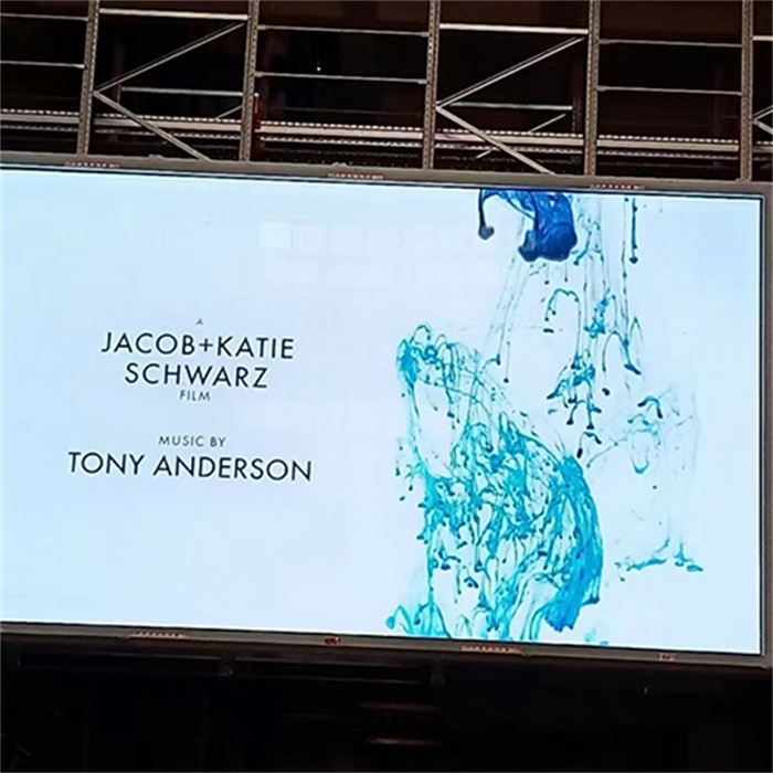 貴州茅臺(tái)鎮(zhèn)某大型酒廠(chǎng)業(yè)務(wù)洽談合作中..